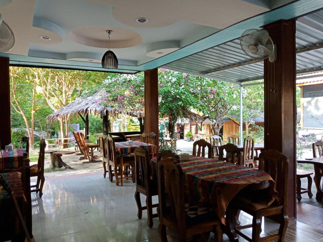 Smile Sunset Resort เกาะหลีเป๊ะ ภายนอก รูปภาพ