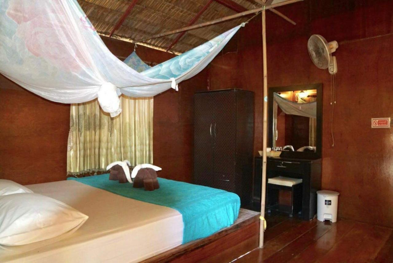 Smile Sunset Resort เกาะหลีเป๊ะ ภายนอก รูปภาพ
